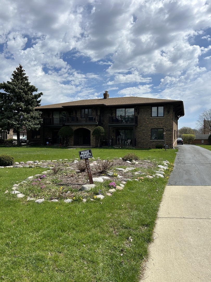 209 East Irving Park Rd Unit 1N