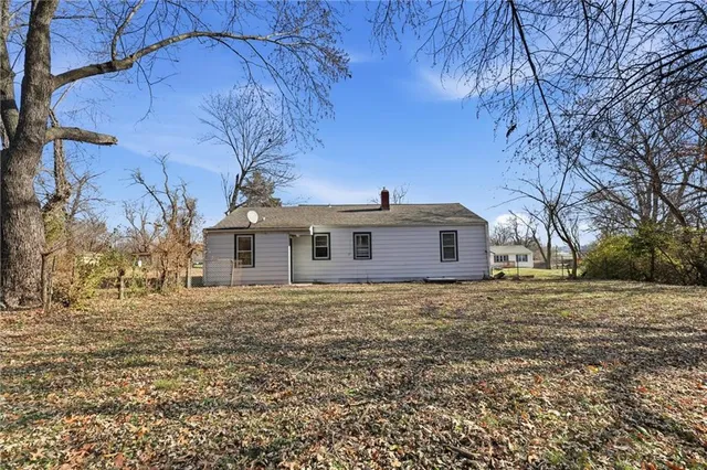 $180,000 | 108 Northeast Austin Street, Oak Grove, MO 64075