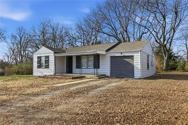 $180,000 | 108 Northeast Austin Street, Oak Grove, MO 64075