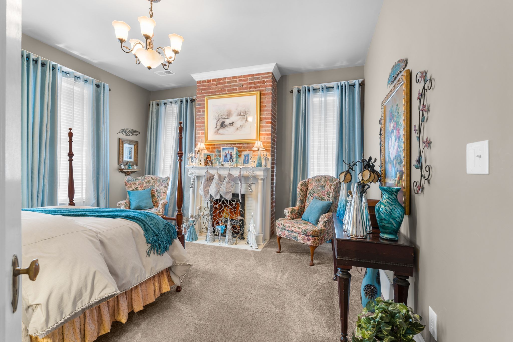 564 East Main Street Jackson, TN 38301 - Photo 30 of 54 a bedroom with furniture and a window