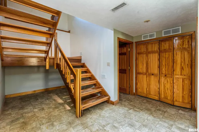 $365,000 | 125 Princess Lane, Carbondale, IL 62901