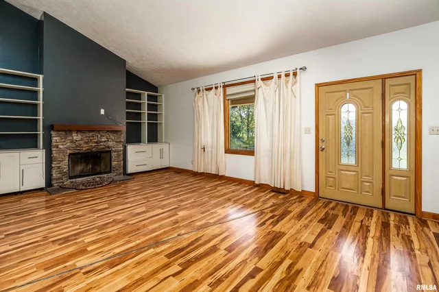 $365,000 | 125 Princess Lane, Carbondale, IL 62901