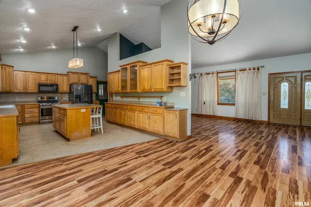 $365,000 | 125 Princess Lane, Carbondale, IL 62901