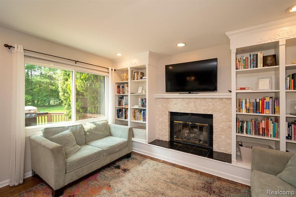 567 Lockport Road Rochester Hills, MI 48307 - Photo 12 of 29