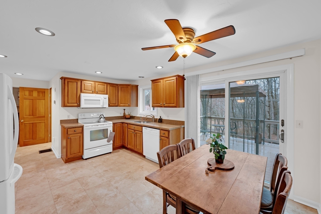 32 Sibley Road Sutton, MA 01590 - Photo 3 of 31