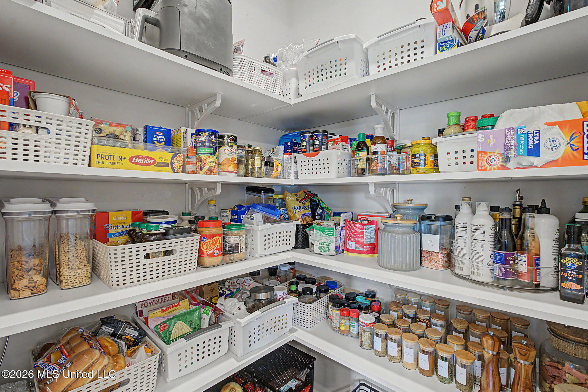 13910 Highlands Crest Loop Olive Branch, MS 38654 - Photo 24 of 58 Walk-In Pantry