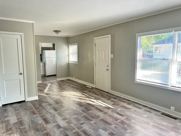 a view of empty room with window