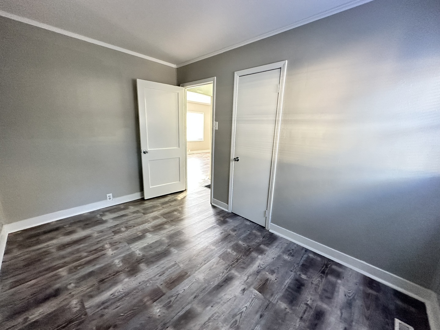 1061 Cottage Place Joliet, IL 60436 - Photo 9 of 21 a view of an empty room