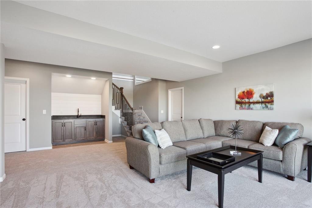 8162 Valley Road Lenexa, KS 66062 - Photo 4 of 34