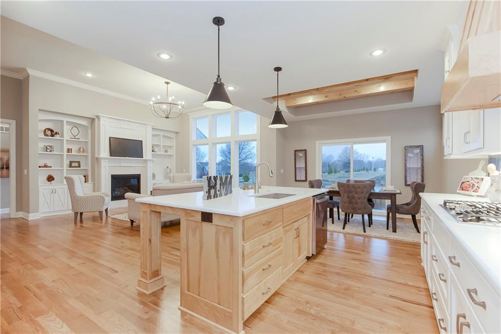 8162 Valley Road Lenexa, KS 66220 - Photo 6 of 42