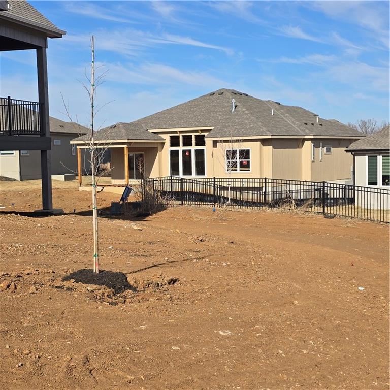 8162 Valley Road Lenexa, KS 66062 - Photo 7 of 34