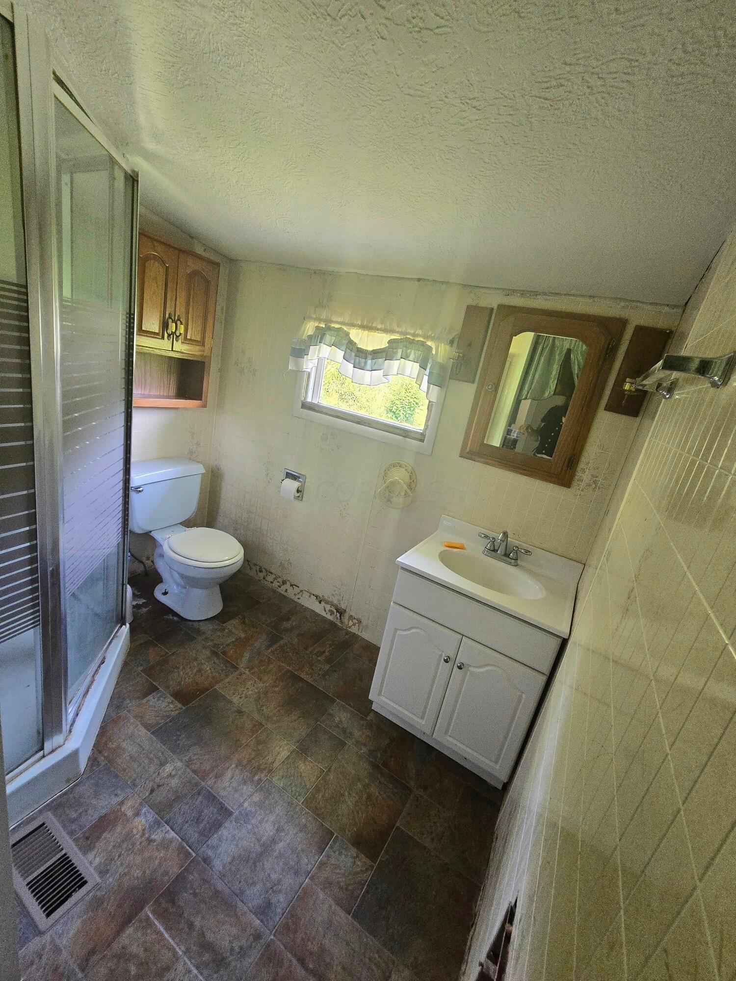 8093 Fox Road Cambridge, OH 43725 - Photo 6 of 17 20240618_125656~2