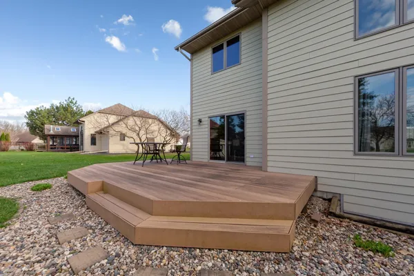 $499,900 | 1526 Castle Drive, North Mankato, MN 56003