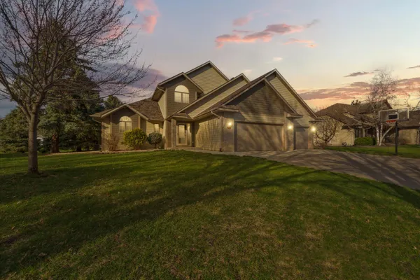 $499,900 | 1526 Castle Drive, North Mankato, MN 56003