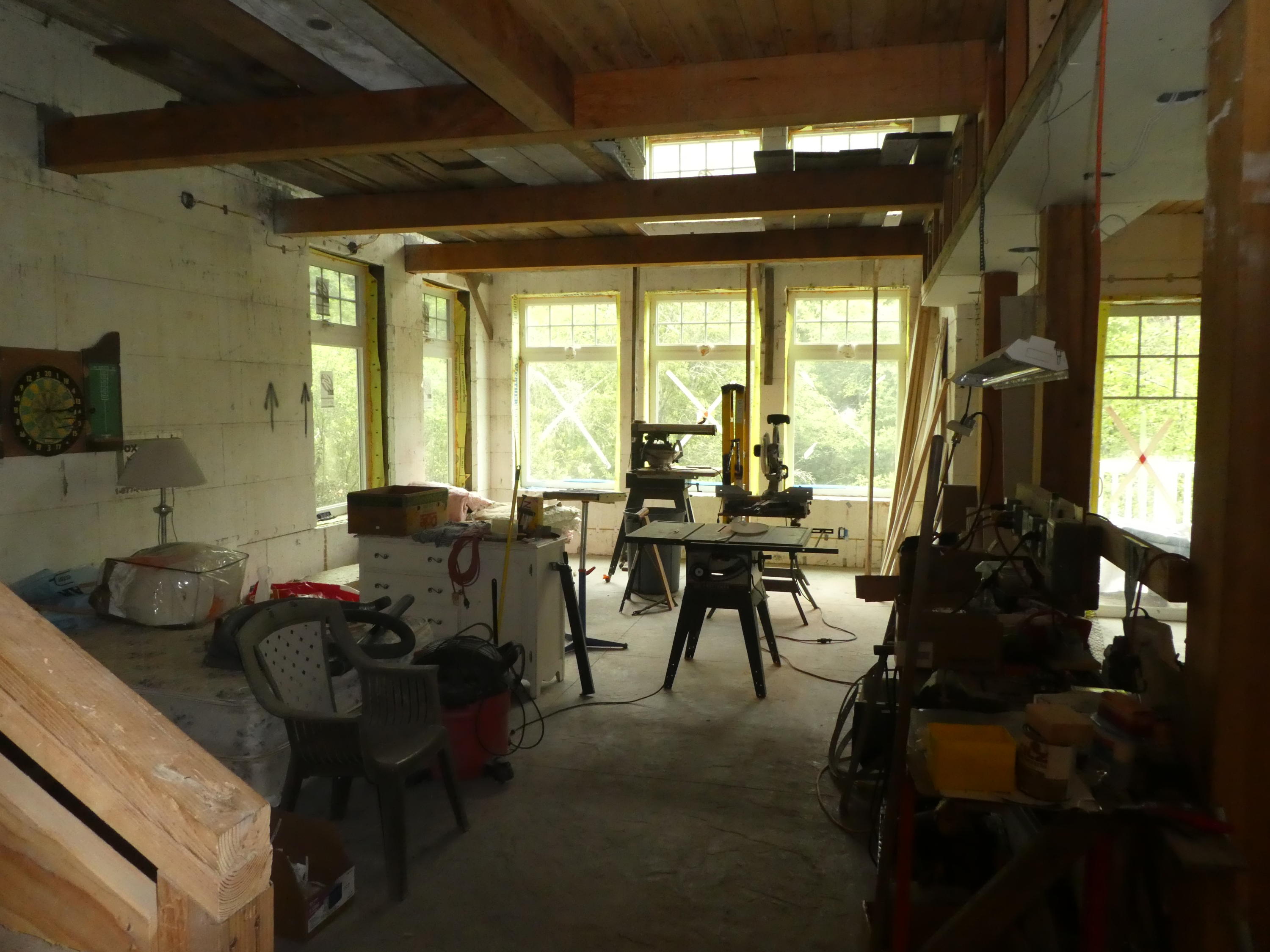 844 Spring Road Shelter Cove, CA 95589 - Photo 17 of 43 Great room