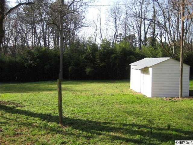 2101 Eaton Road Charlotte, NC 28205 - Photo 13 of 13 a view of a back yard