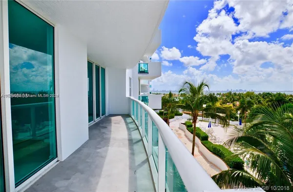 $3,450 | 7900 Harbor Island Drive, Unit 806, North Bay Village, FL 33141