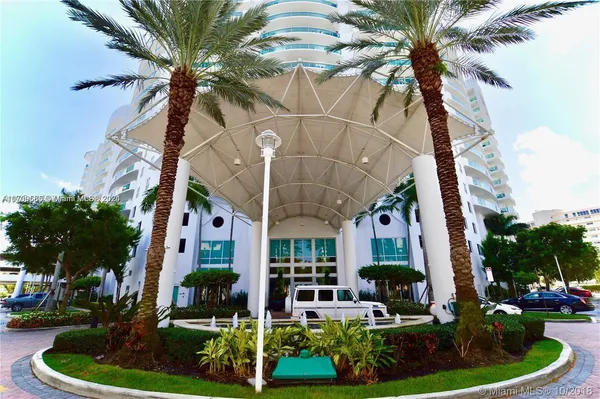 $3,450 | 7900 Harbor Island Drive, Unit 806, North Bay Village, FL 33141