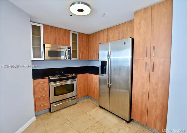 $3,450 | 7900 Harbor Island Drive, Unit 806, North Bay Village, FL 33141