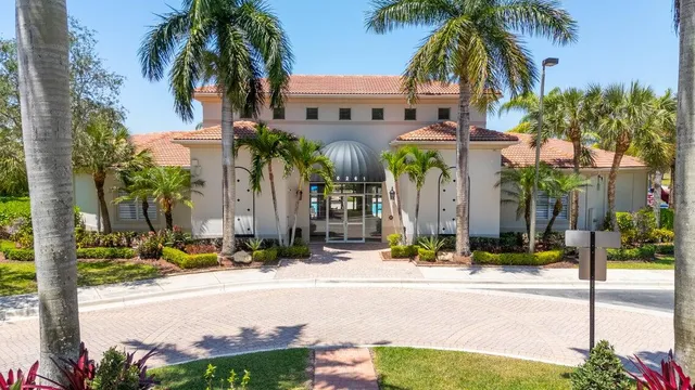 $899,000 | 1190 Canyon Way, Wellington, FL 33414