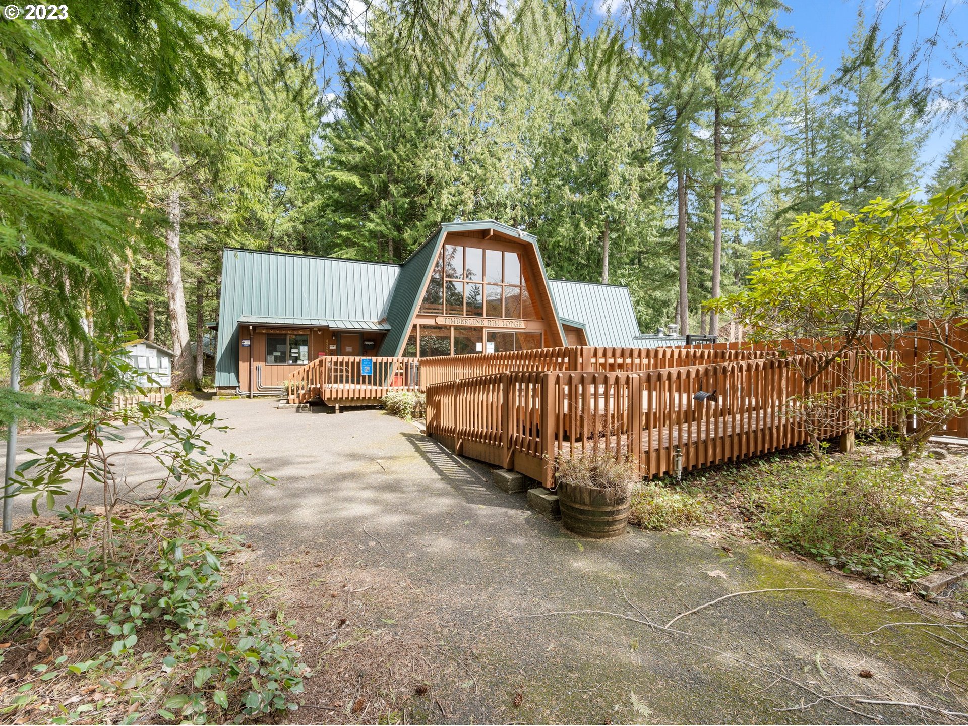 65353 East Timberline Drive Rhododendron, OR 97049 - Photo 26 of 34 a view of a park with iron fence