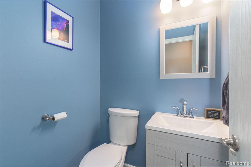 6930 Drake Road West Bloomfield, MI 48322 - Photo 30 of 57