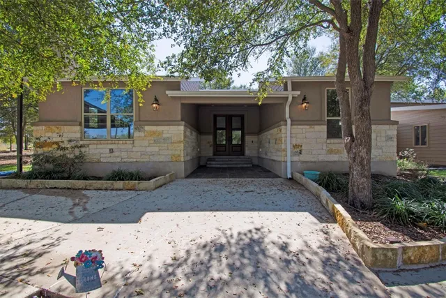 $1,250,000 | 2247 Old Highway 20, Paige, TX 78659