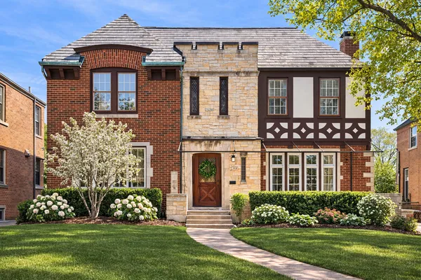 $1,100,000 | 1321 Monroe Avenue, River Forest, IL 60305