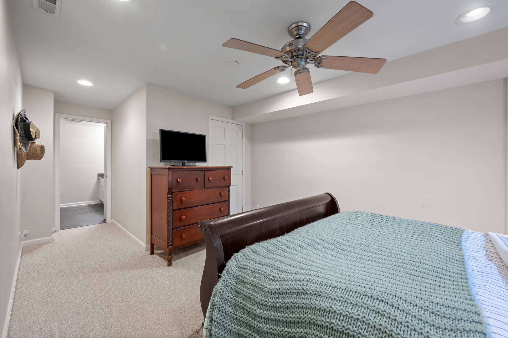 2444 North Linden Place, Unit 1 Chicago, IL 60647 - Photo 18 of 25