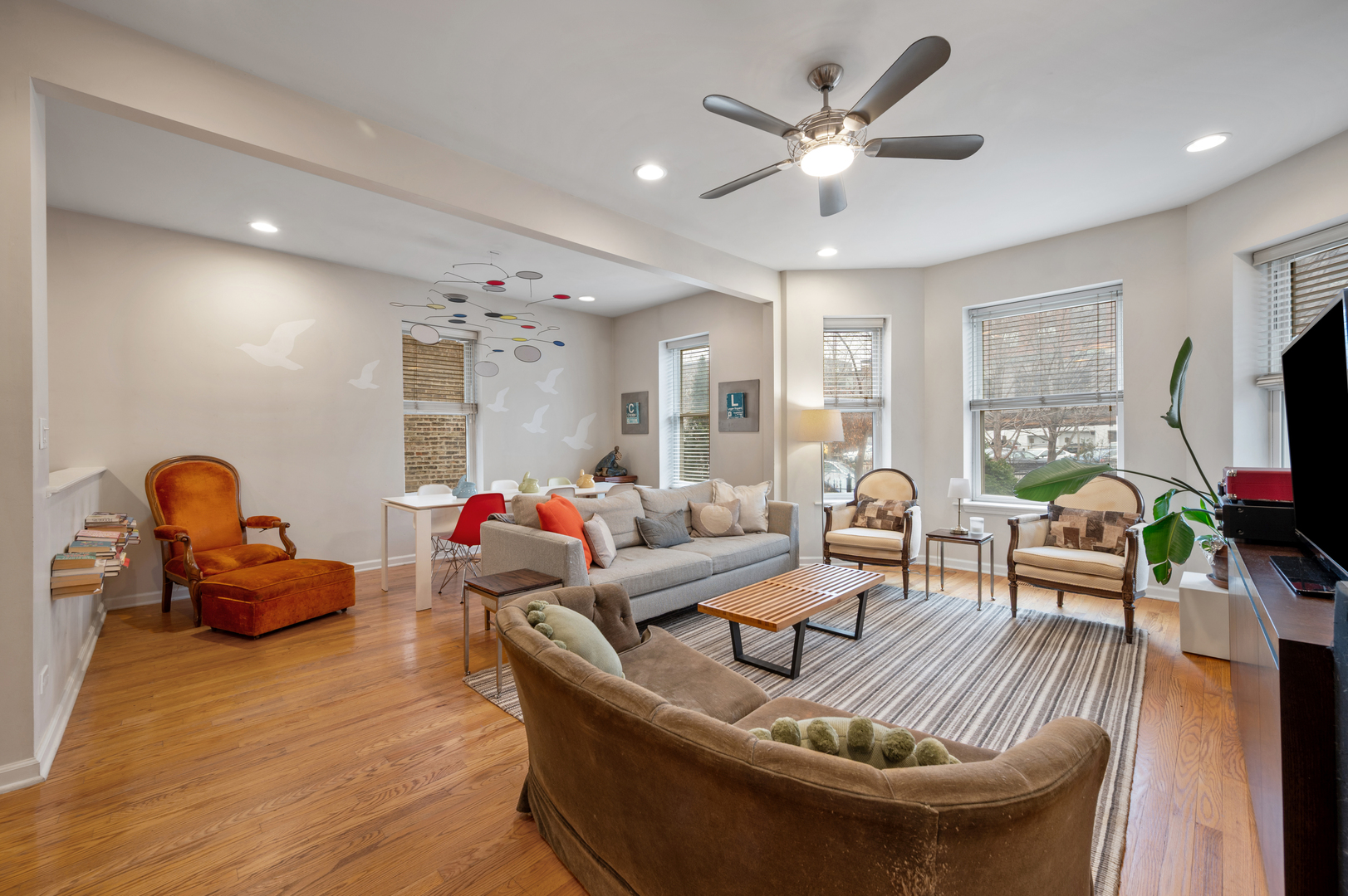 2444 North Linden Place, Unit 1 Chicago, IL 60647 - Photo 2 of 25