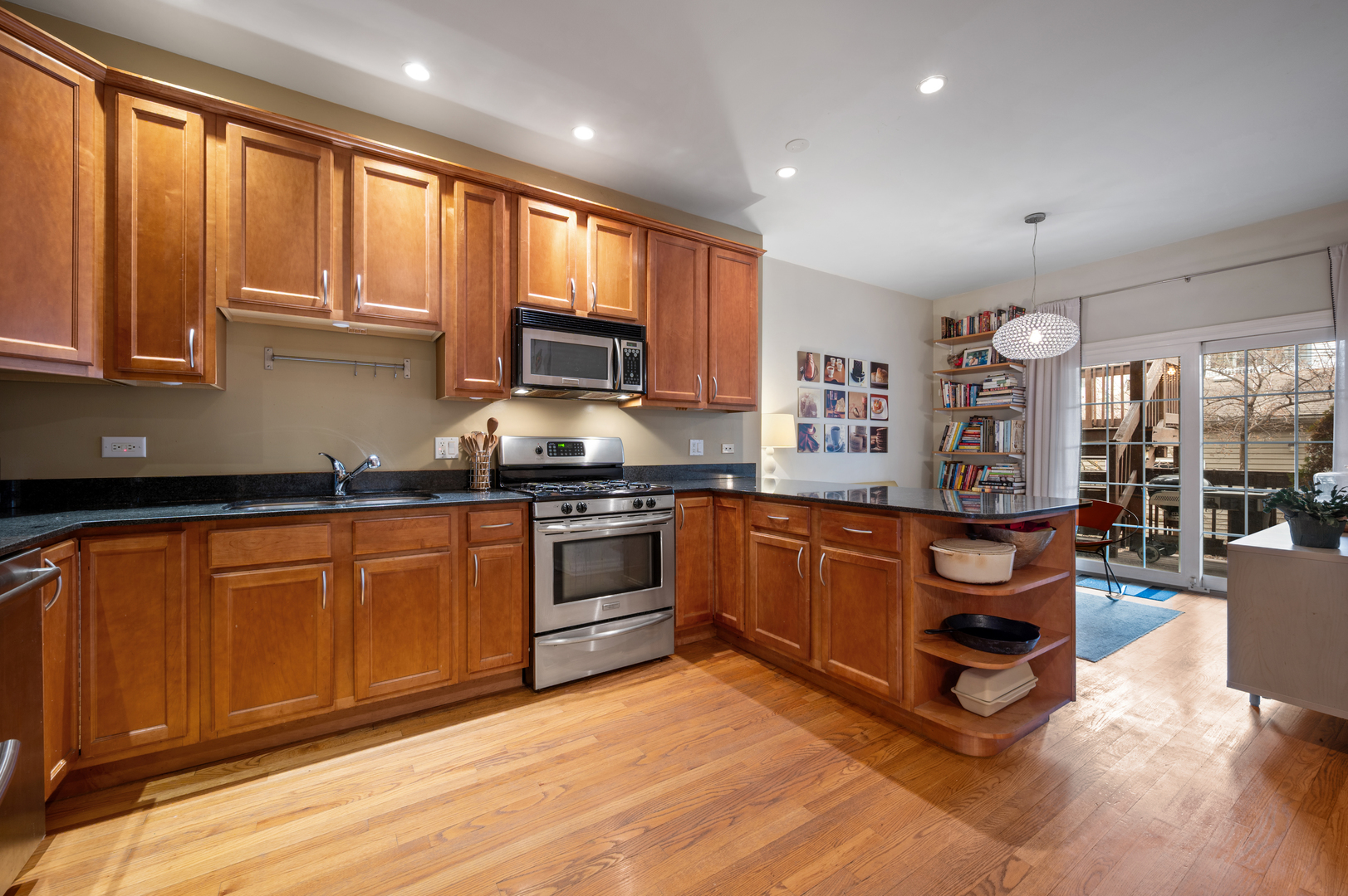 2444 North Linden Place, Unit 1 Chicago, IL 60647 - Photo 10 of 25
