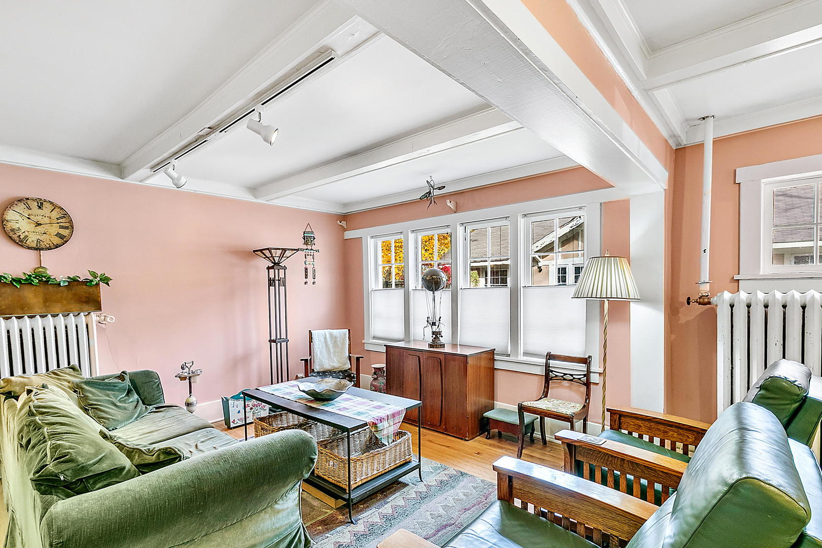 128 Barrypoint Road Riverside, IL 60546 - Photo 3 of 27 a living room with furniture and a window