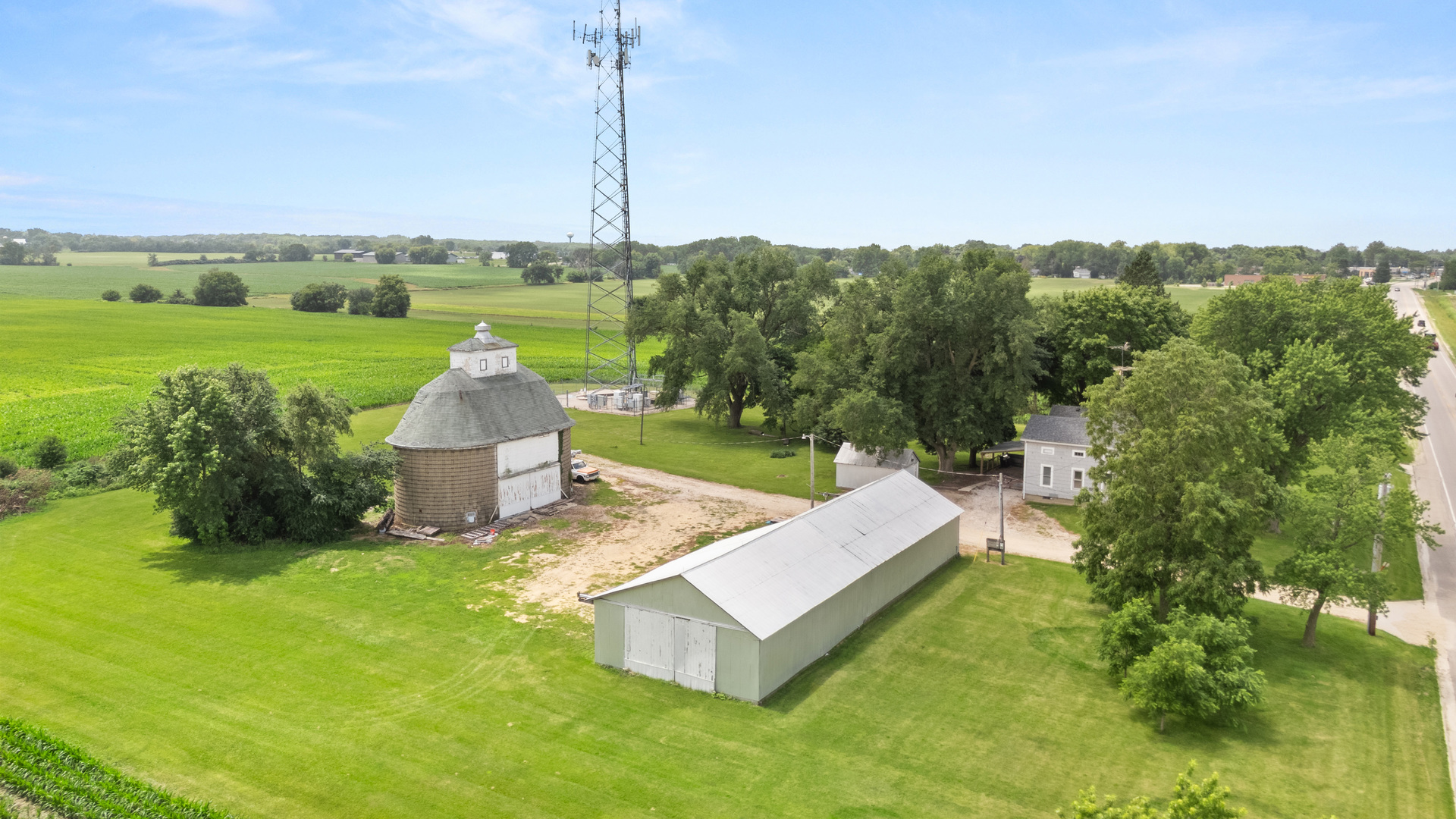 14286 Highway 72 Genoa, IL 60135 - Photo 25 of 33