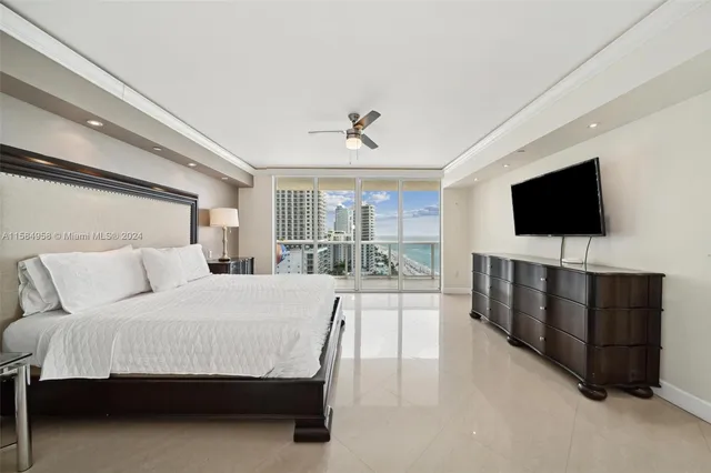 $2,585,000 | 1830 South Ocean Drive, Unit 1701, Hallandale Beach, FL 33009