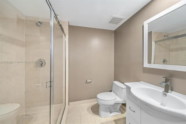 $2,585,000 | 1830 South Ocean Drive, Unit 1701, Hallandale Beach, FL 33009