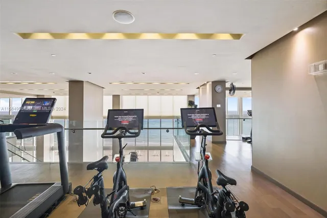 $2,585,000 | 1830 South Ocean Drive, Unit 1701, Hallandale Beach, FL 33009