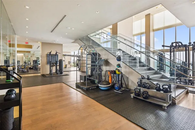 $2,585,000 | 1830 South Ocean Drive, Unit 1701, Hallandale Beach, FL 33009