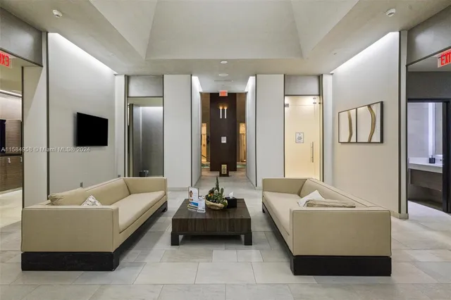 $2,585,000 | 1830 South Ocean Drive, Unit 1701, Hallandale Beach, FL 33009