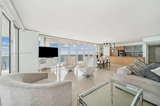 $2,585,000 | 1830 South Ocean Drive, Unit 1701, Hallandale Beach, FL 33009