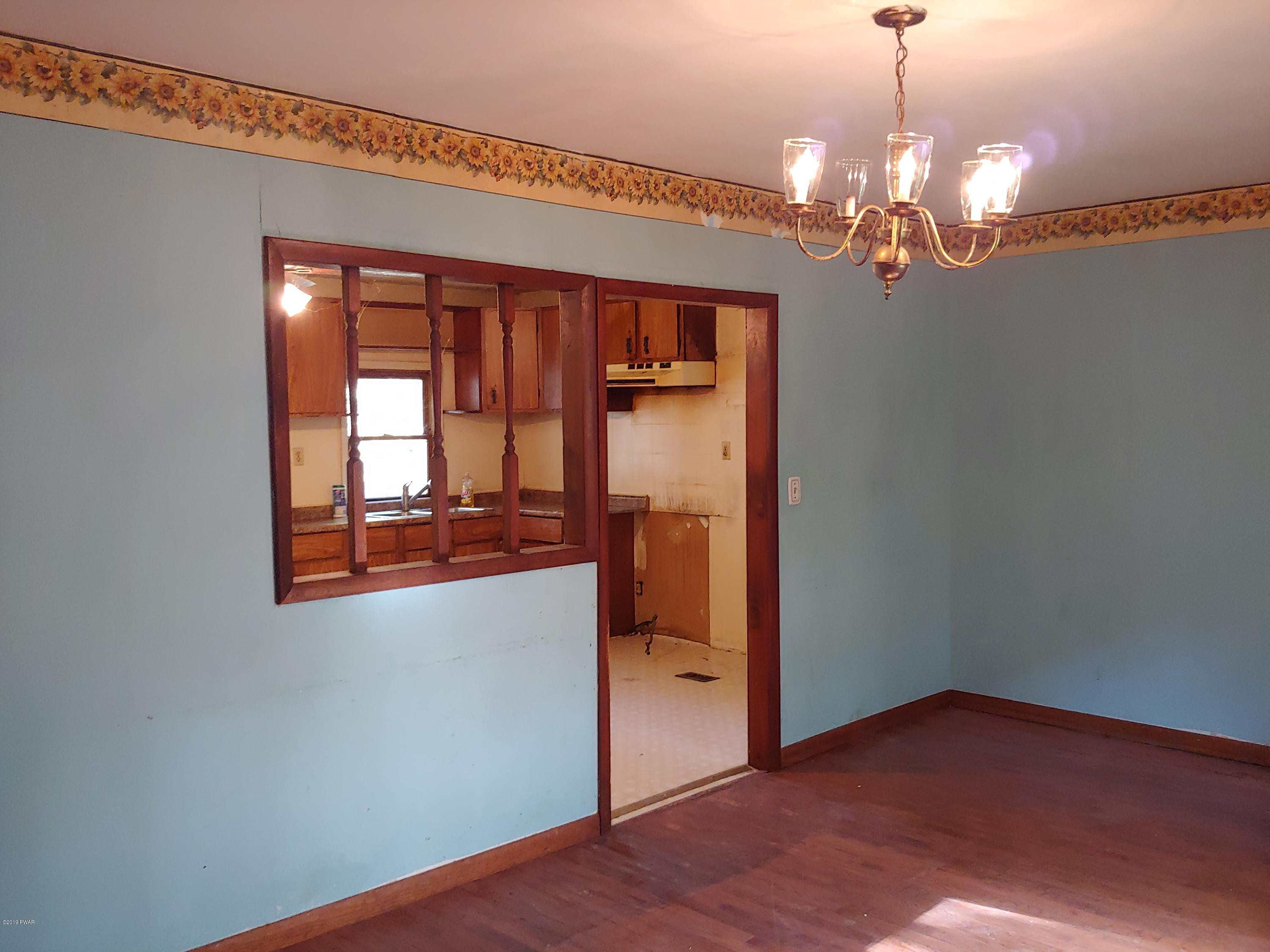 115 Johnson Road Canadensis, PA 18325 - Photo 8 of 28 Dining room 2