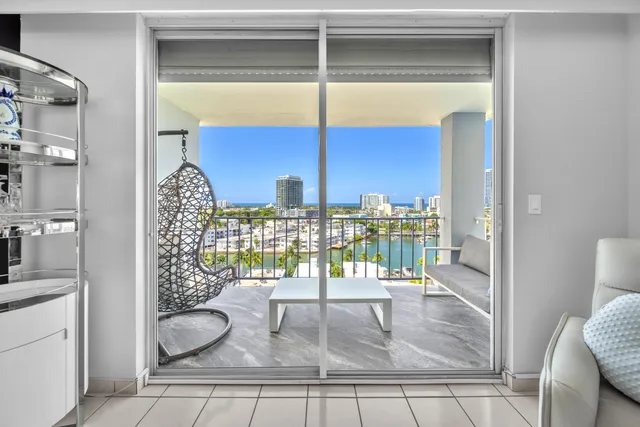 $299,000 | 6900 Bay Drive, Unit 11I, Miami Beach, FL 33141