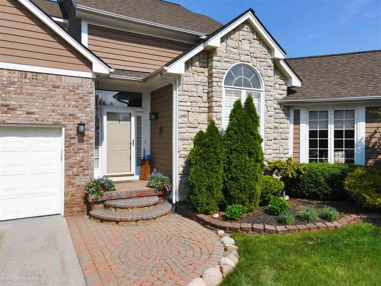 3233 Topview Court Rochester Hills, MI 48309 - Photo 2 of 43