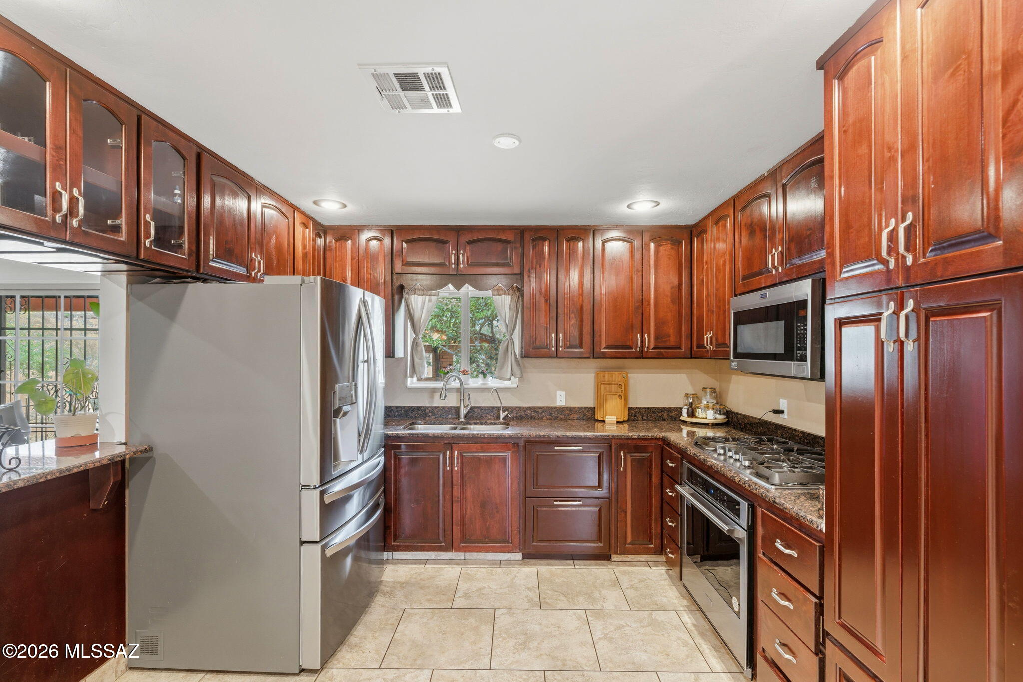 5645 South Caballo Road Tucson, AZ 85746 - Photo 14 of 43 Kitchen
