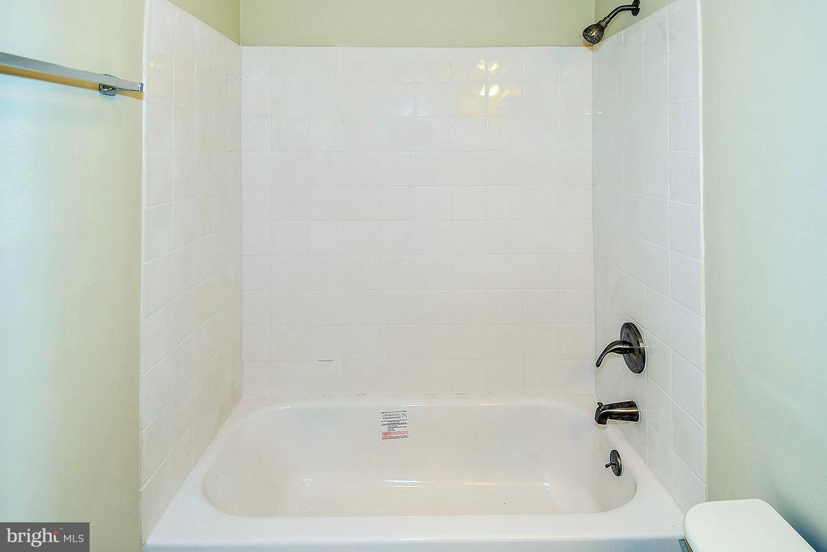 202 Harrison Road Sterling, VA 20164 - Photo 23 of 30 Bath