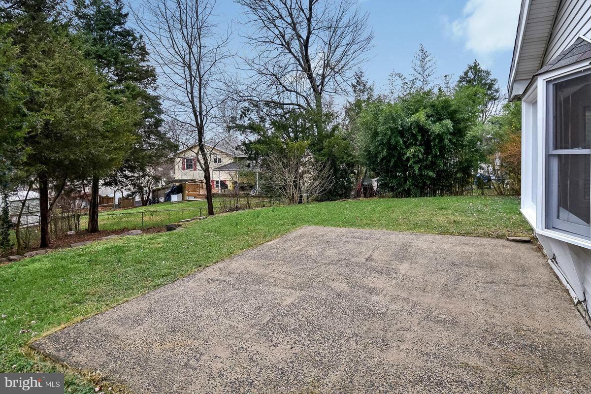 202 Harrison Road Sterling, VA 20164 - Photo 28 of 30 Exterior (Rear)