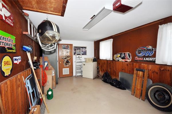 65 Brooks Street Maynard, MA 01754 - Photo 17 of 25 Gallery Image 17