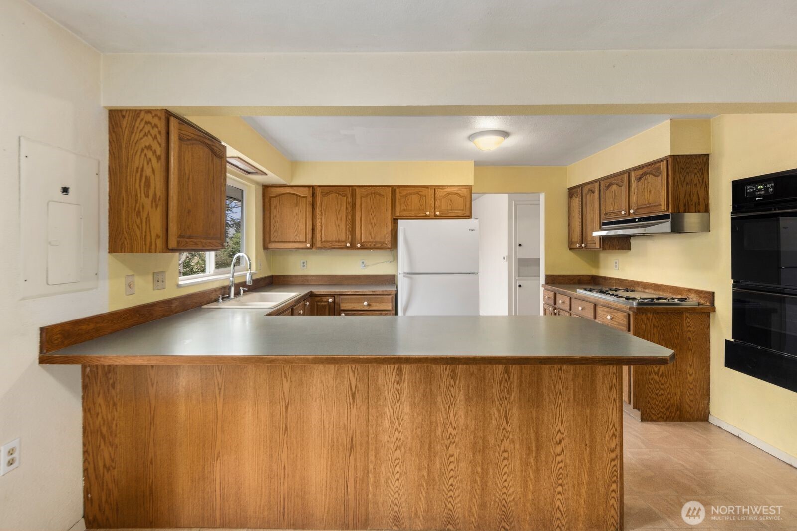 2108 East 24th Street Bremerton, WA 98310 - Photo 12 of 37