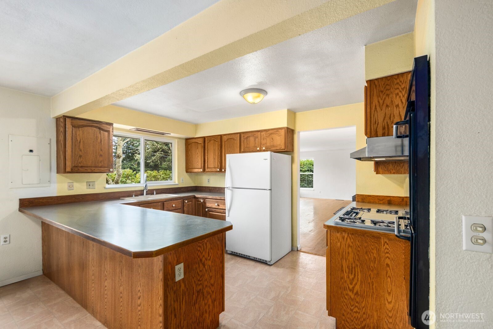 2108 East 24th Street Bremerton, WA 98310 - Photo 13 of 37