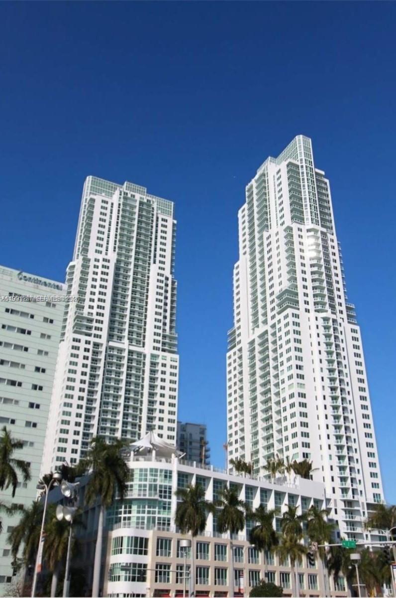 253 Northeast 2nd Street, Unit 905 Miami, FL 33132 - Photo 16 of 20 front view of a building