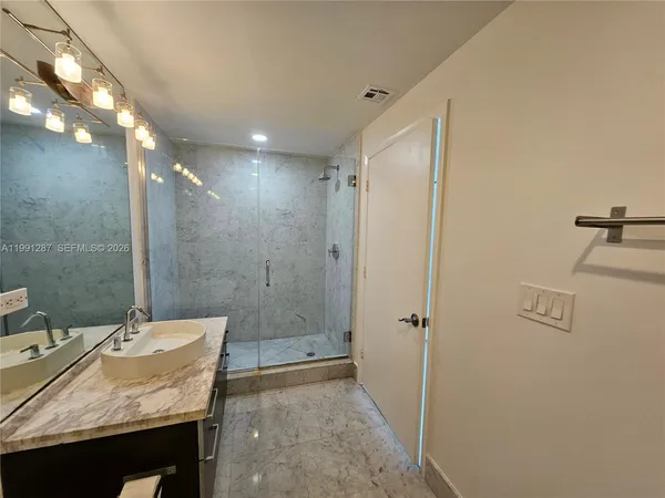 $2,650 | 253 Northeast 2nd Street, Unit 905, Miami, FL 33132